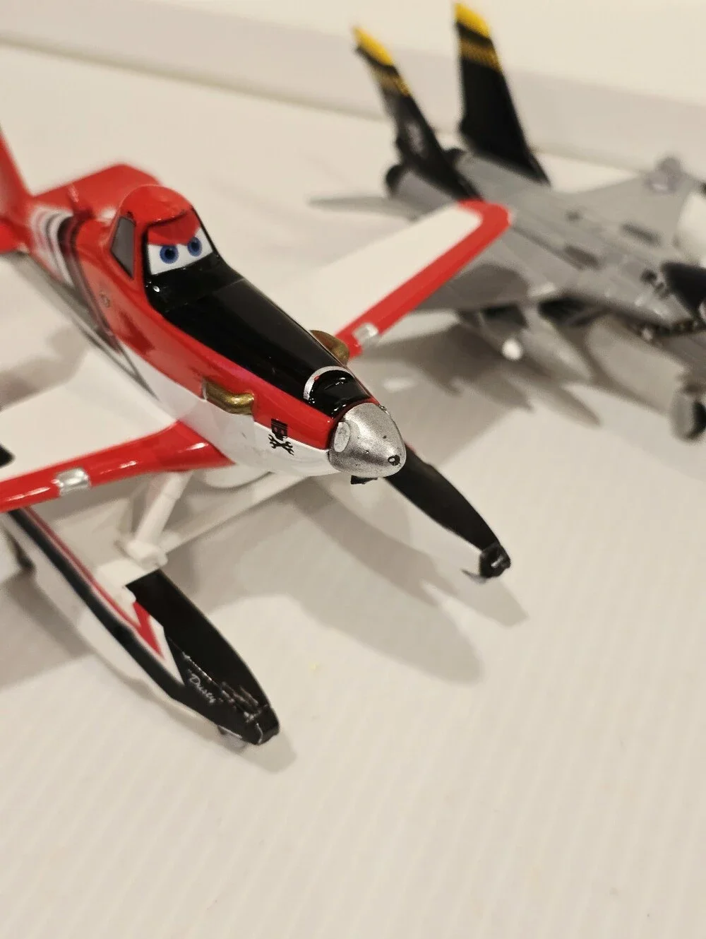Disney Pixar Deluxe Planes Diecast Aircraft Set Bravo Dusty Crophopper
